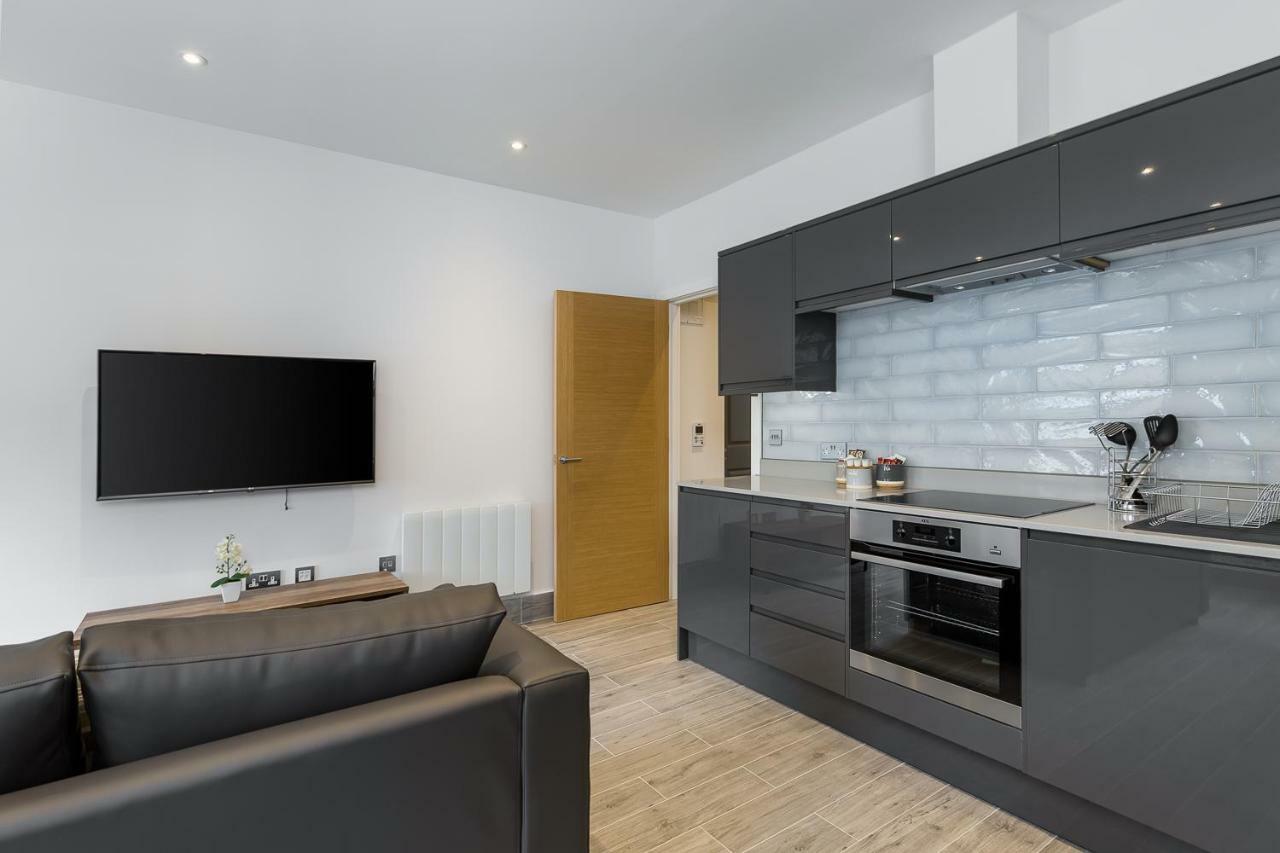 The Lion Gate Apartments East Molesey Esterno foto